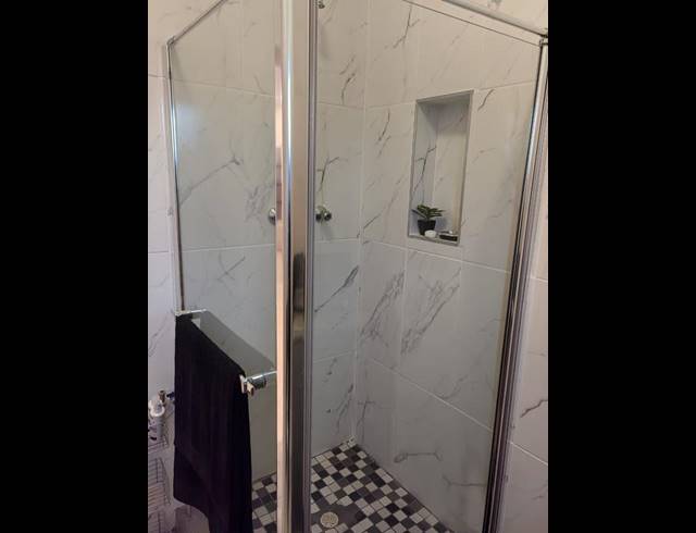 1 BEDROOM PROPERTY TO RENT IN OATLANDS NORTH